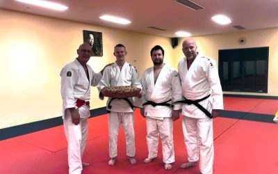 Dojo assistent Ryan in het zonnetje gezet